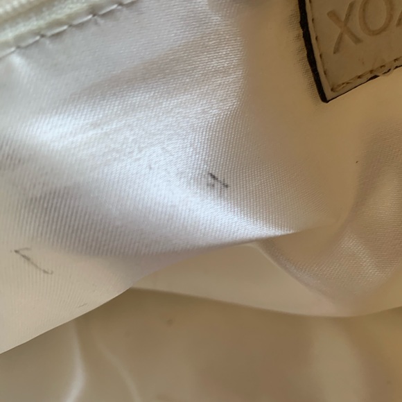 Mega Rare White&Silver XOXO Bag - Picture 11 of 12
